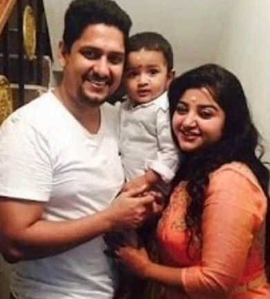 Mahalakshmi with her ex-husband Anil and son